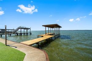 452 Lakeshore