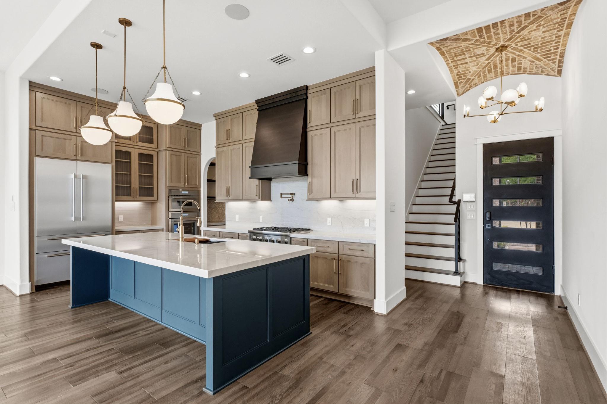 Image 3: Beautiful chef's kitchen. Finished home with same