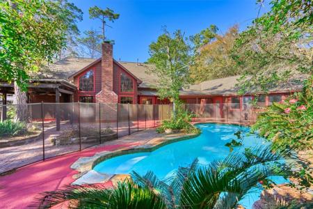 30 Meadowfair Court