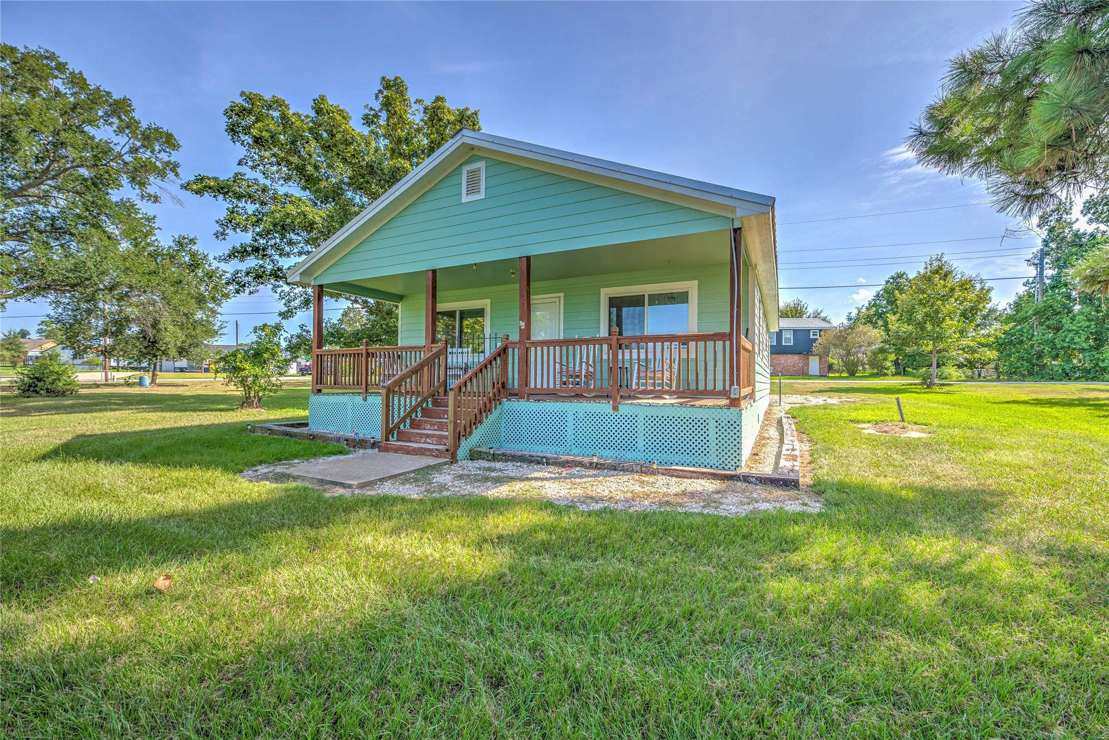 Image 3: ENJOY THE DAY ON YOU 8 X 30 COVERED PORCH