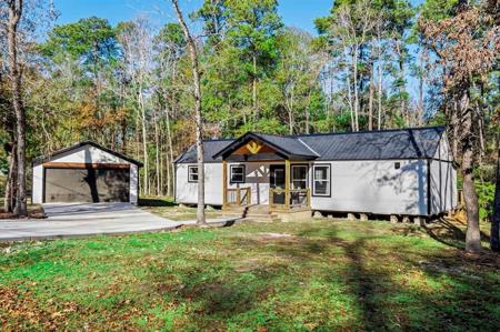 441 Bluebird Lane