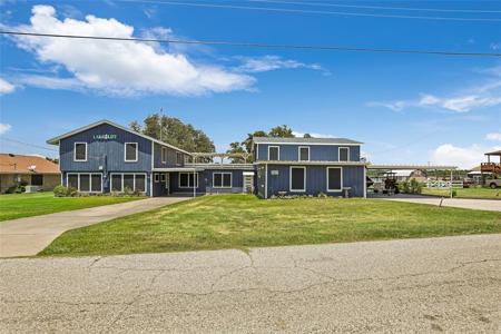 301 N Lakeshore