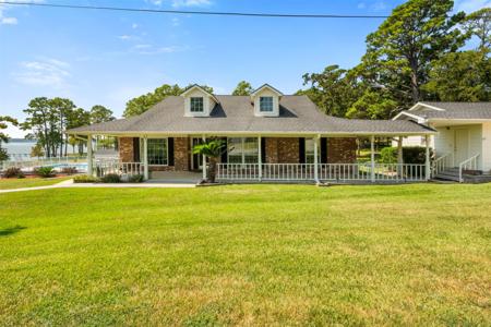 381 W Lake Circle