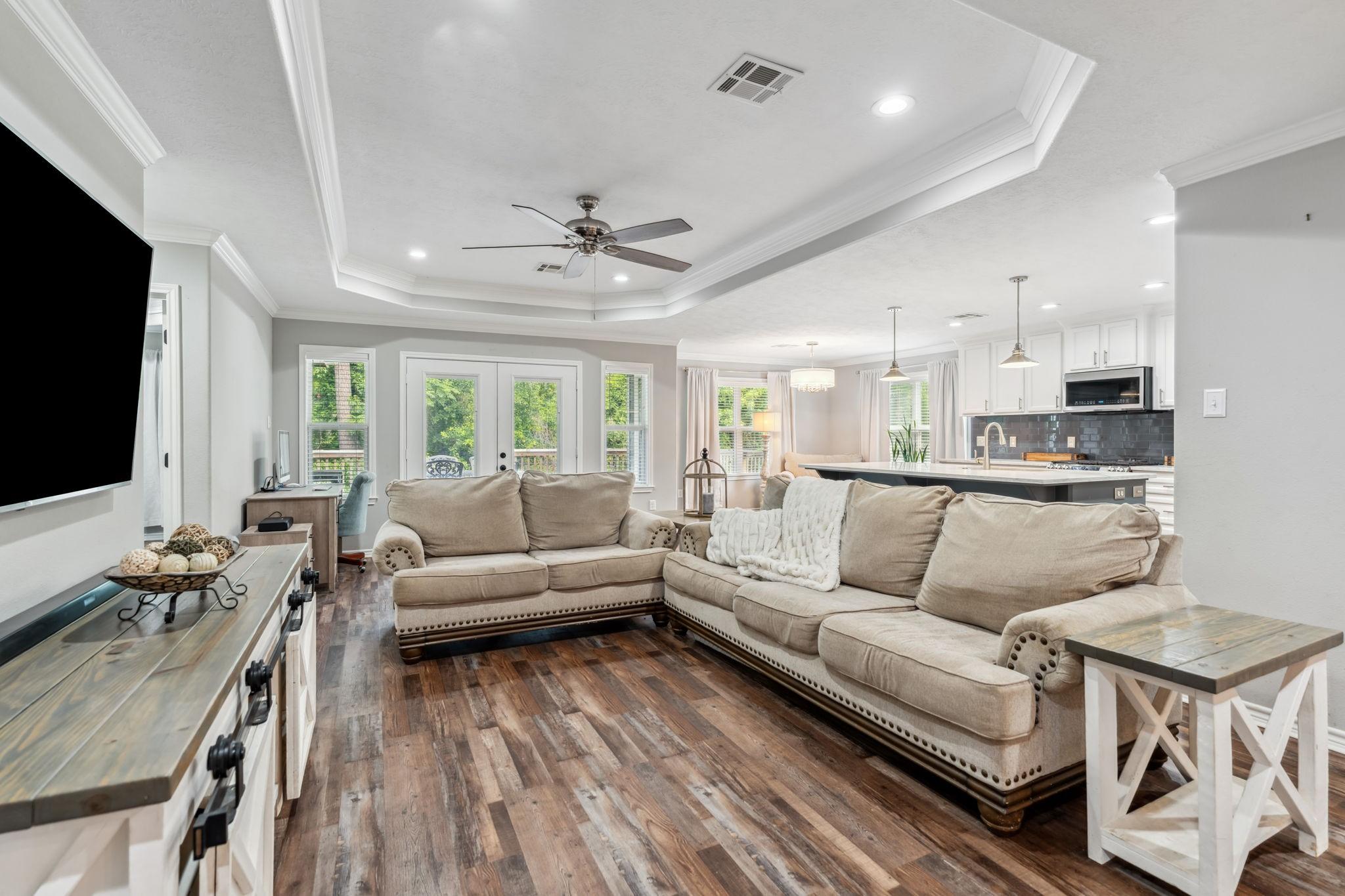 Image 4: High ceilings