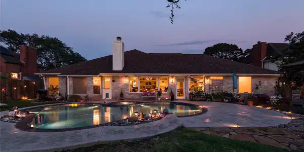 911 Lake Country Drive
