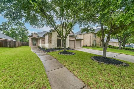 15922 Azalea Shores Court