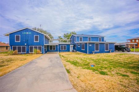 301 Lakeshore