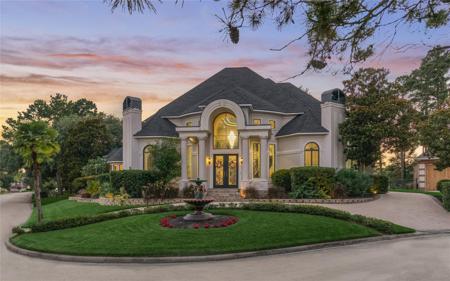 200 Sarasota Circle S