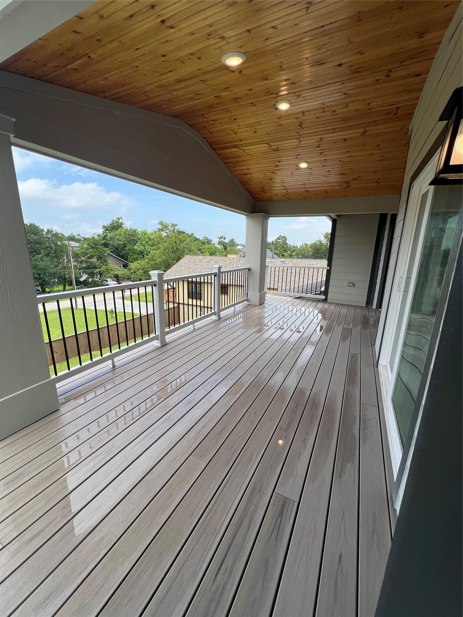 Image 4: Lots of covered Lanai with cedar plank ceiling
