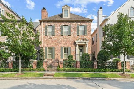 3218 Majesty Row