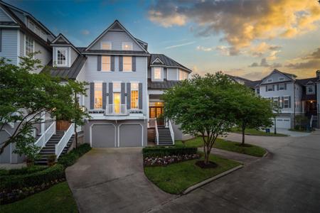 2439 Lakewood Pointe