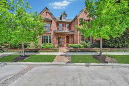 2703 Lake Front Circle