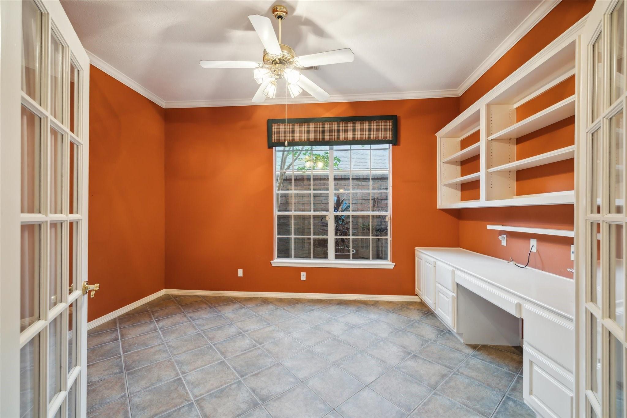 Image 4: Study with built in desk and shelves, closet right