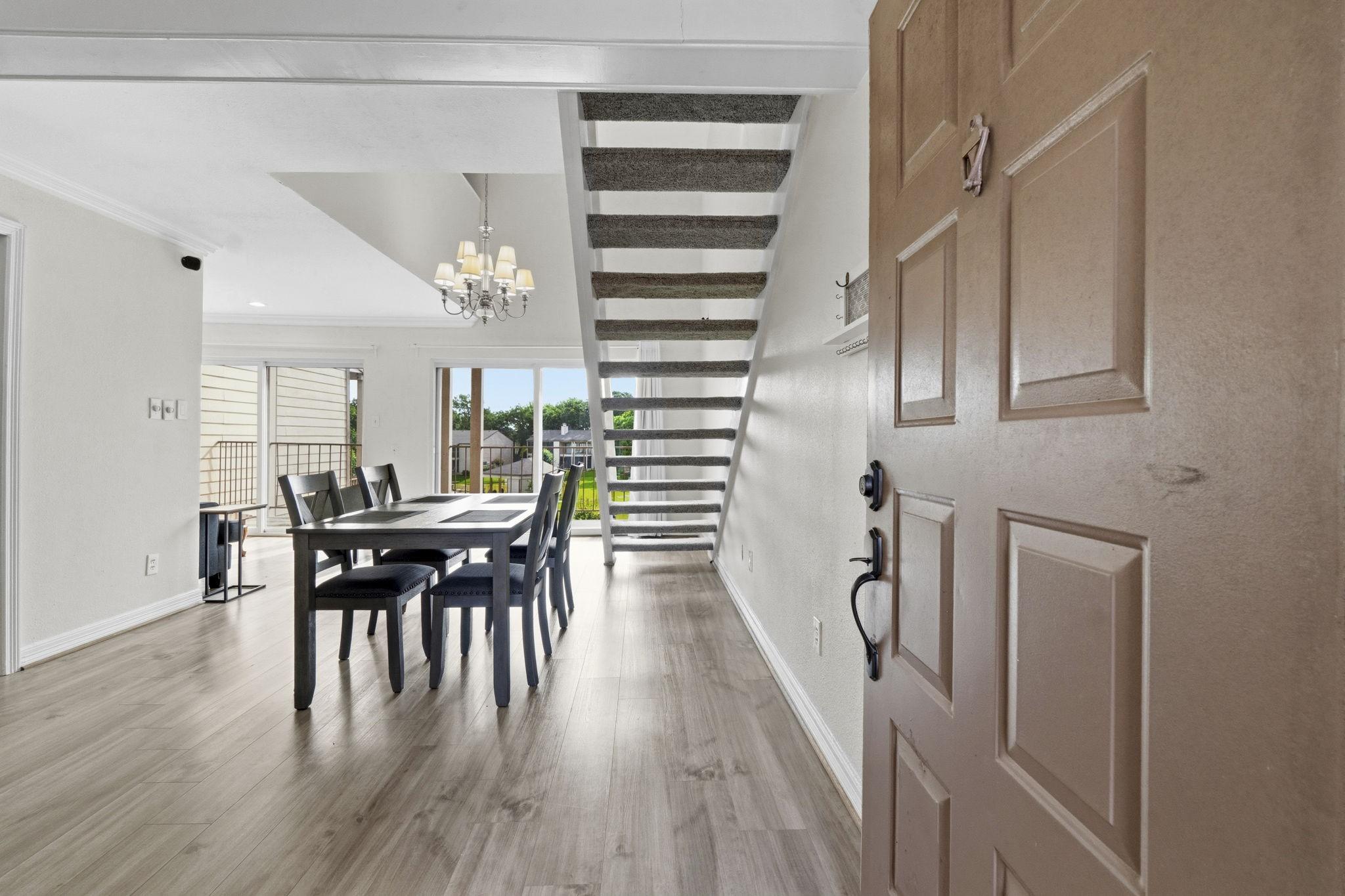 Image 3: Welcome to 203-C Lakeview Terrace