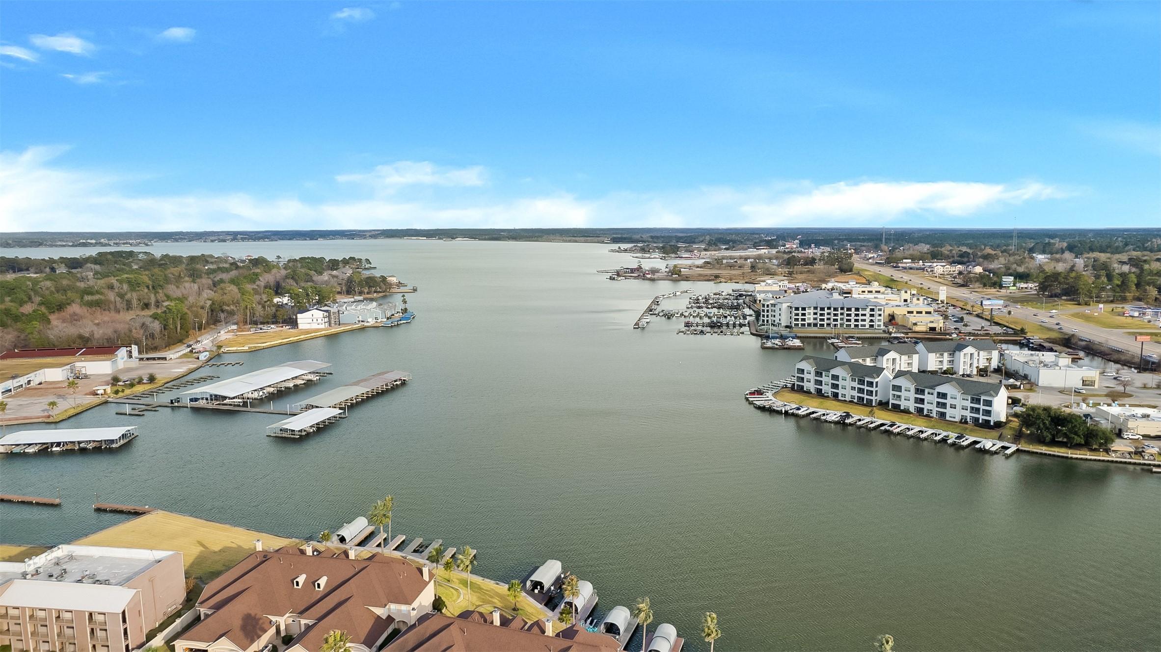 Image 2: Gorgeous open water views plus accommodations near