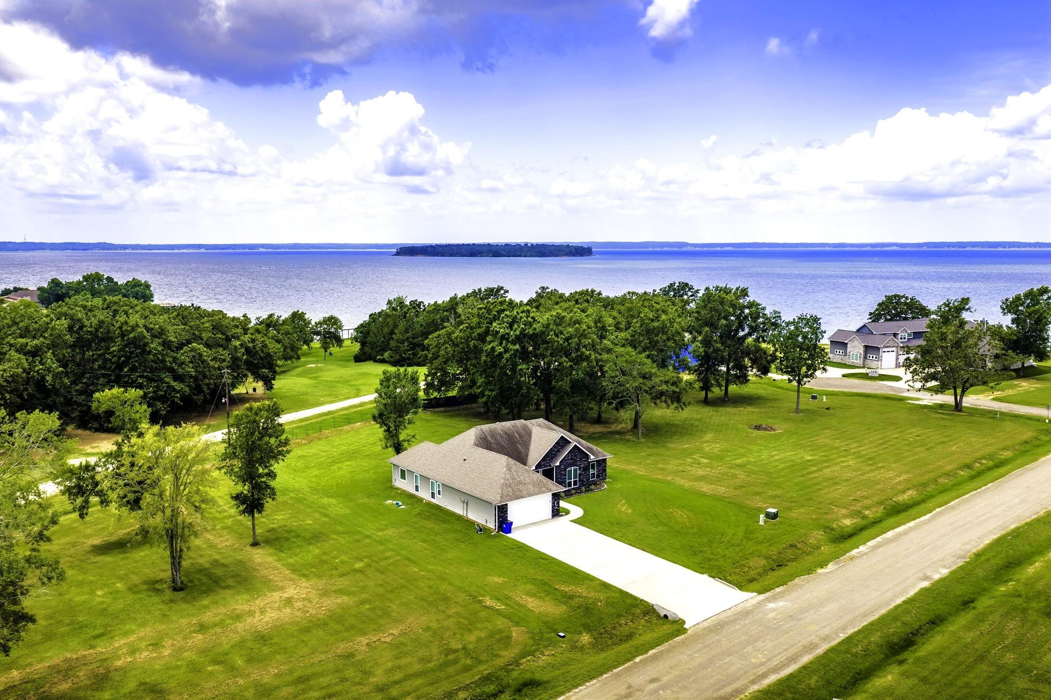 Image 2: 203 Summer Haven in Prestigious Summer Place Water