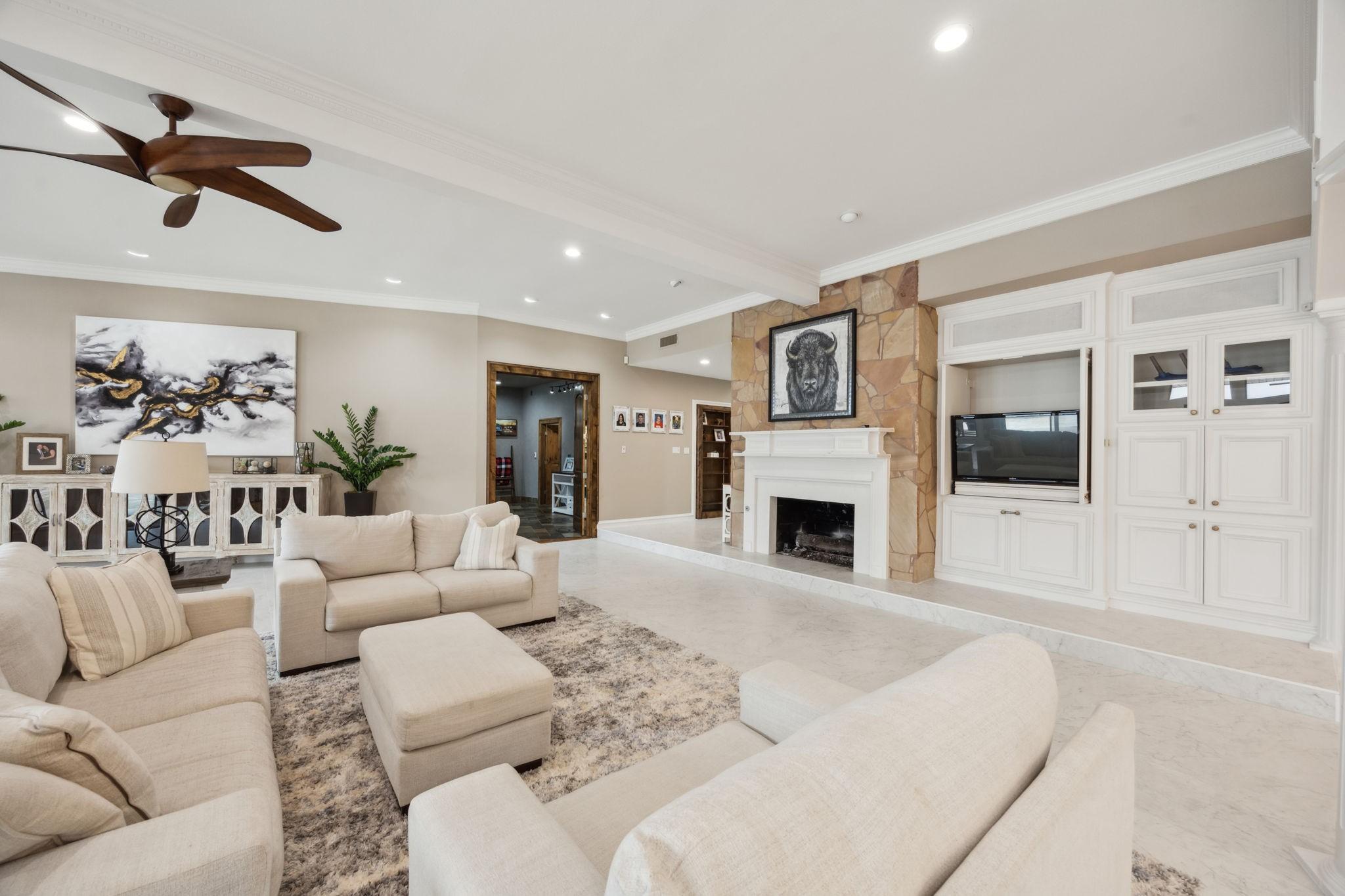 Image 3: Renovated living room