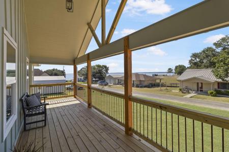 301 Crestmont Drive