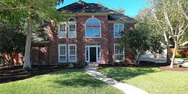 911 Pinewood Lane