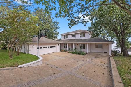 131 Harbour Point Circle