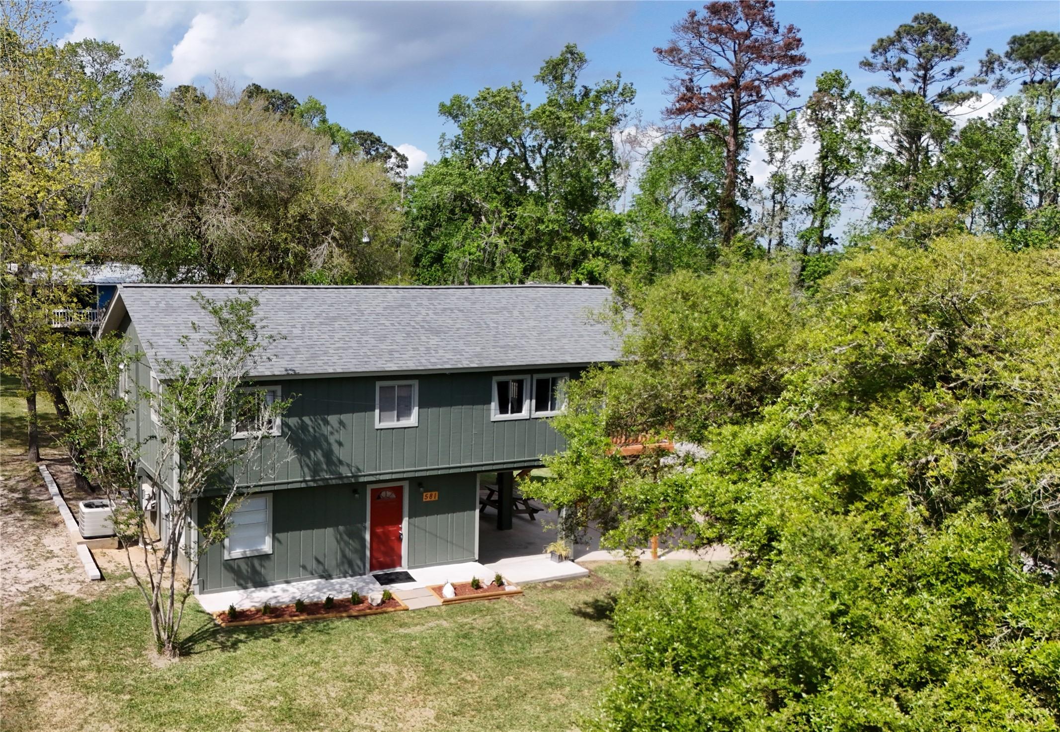 Image 3: Close up of the house.  Roof is 2020.  Notice how