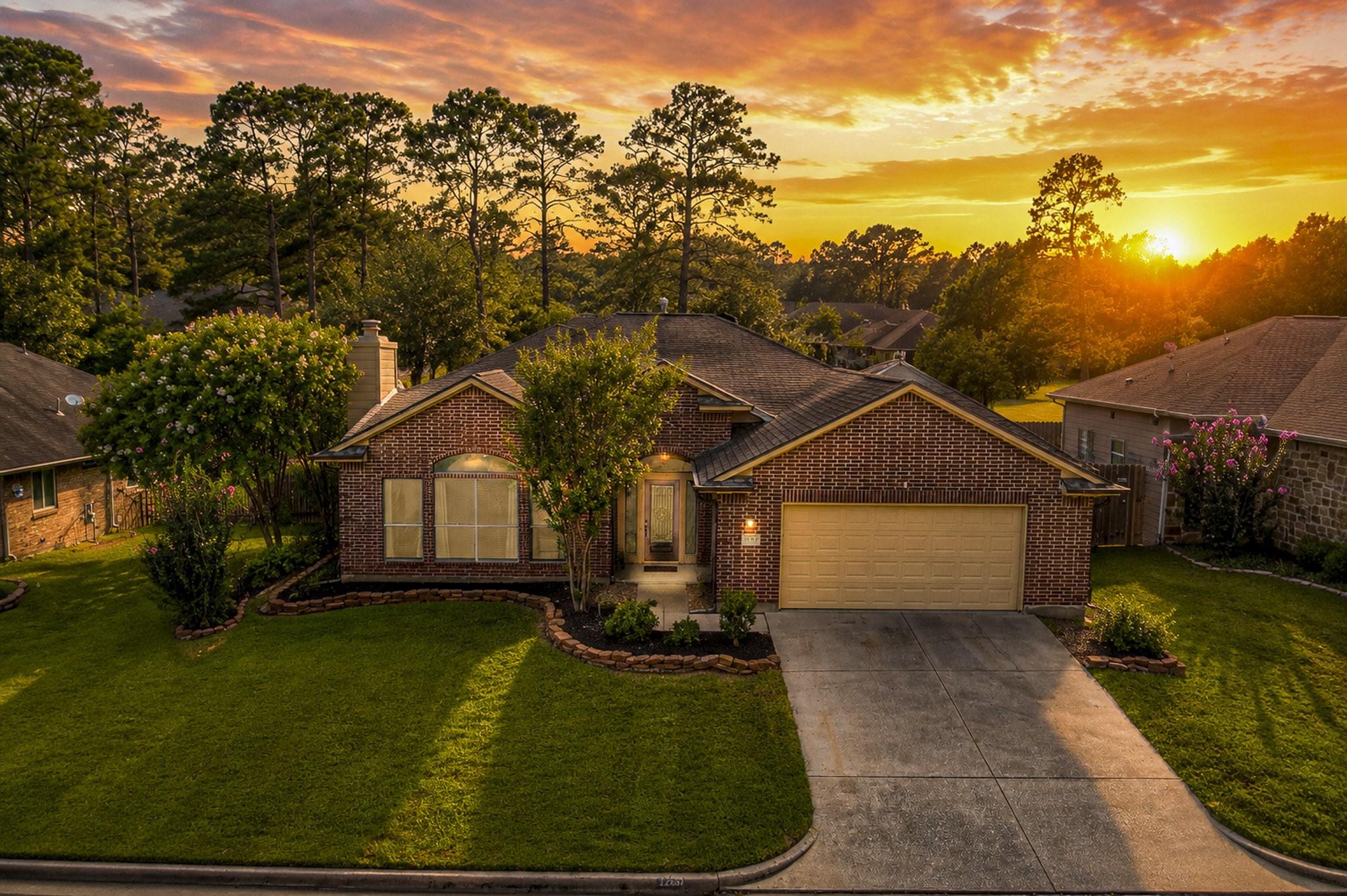 Image 1: Welcome to 12557 Marina Loop!