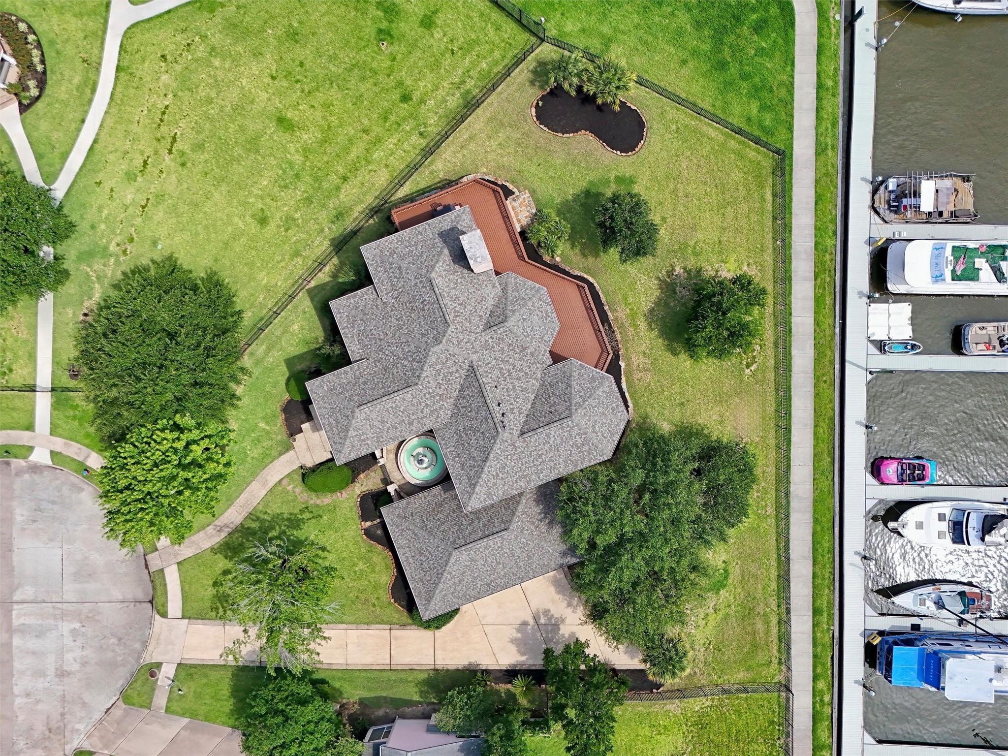 Image 4: .614 Acres offers plenty of space to enjoy.