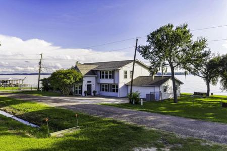 250 Oak Crest Drive