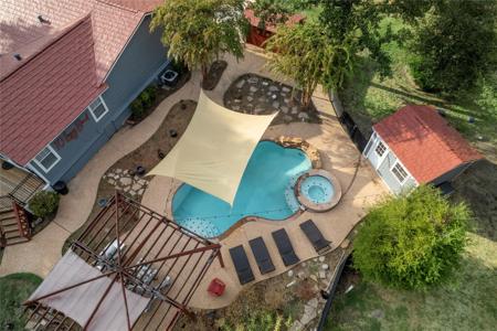 10 Lazy Bend Drive