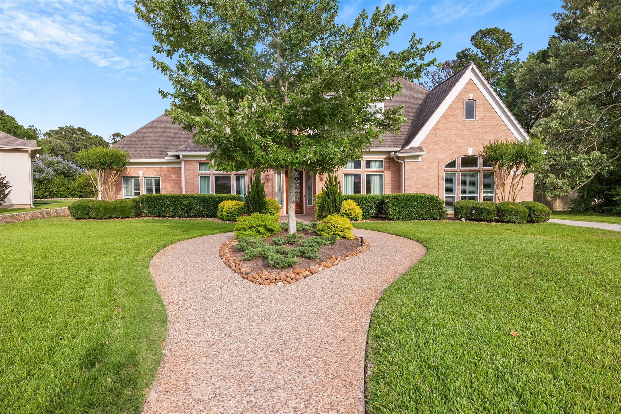 Image 1: Great curb appeal.....