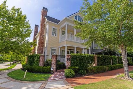 60 North Bay Boulevard