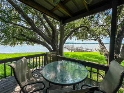 200 Fountain Lake W