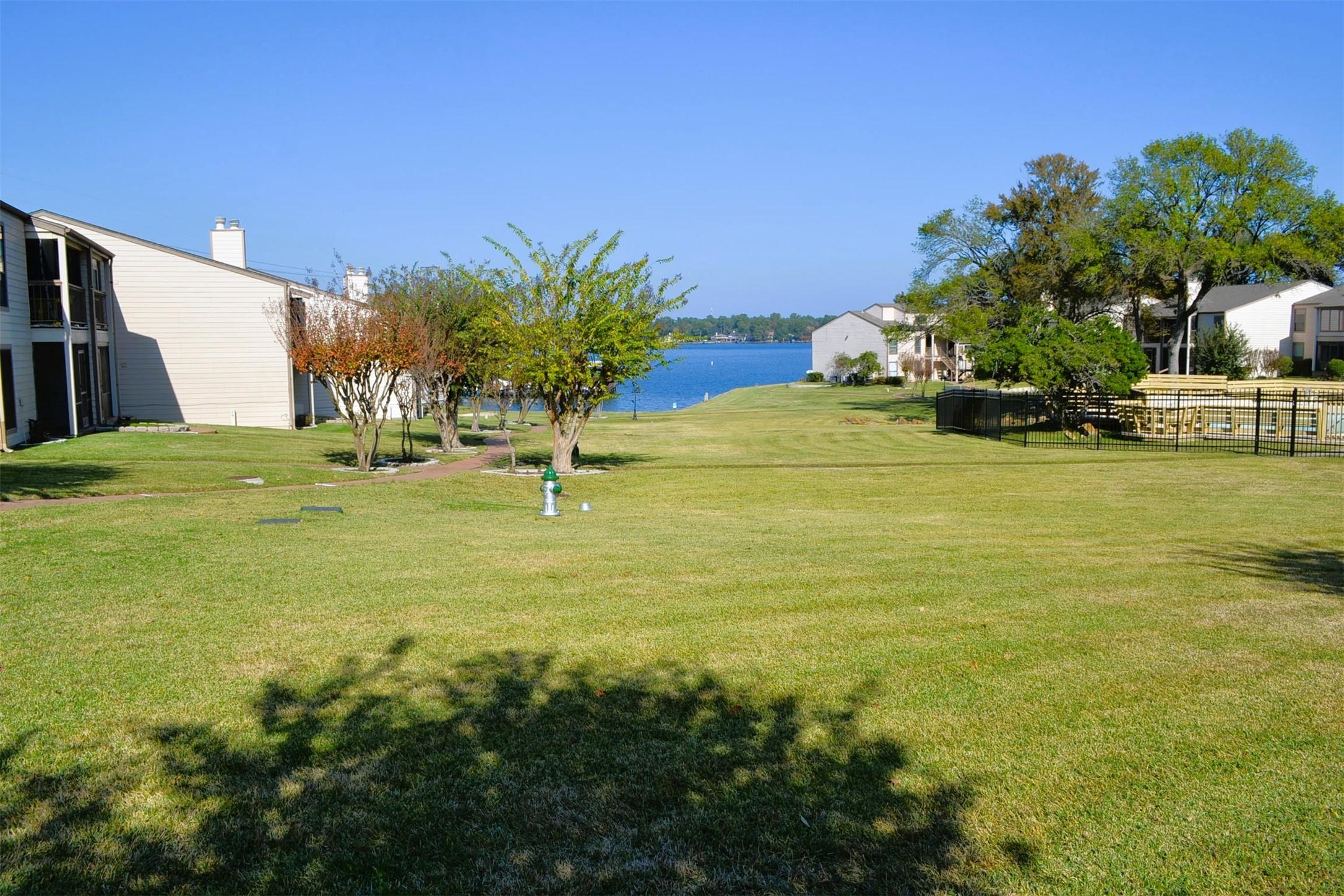 Image 2: Walking distance to the Lake