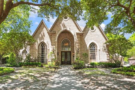 2310 Stately Oak Drive