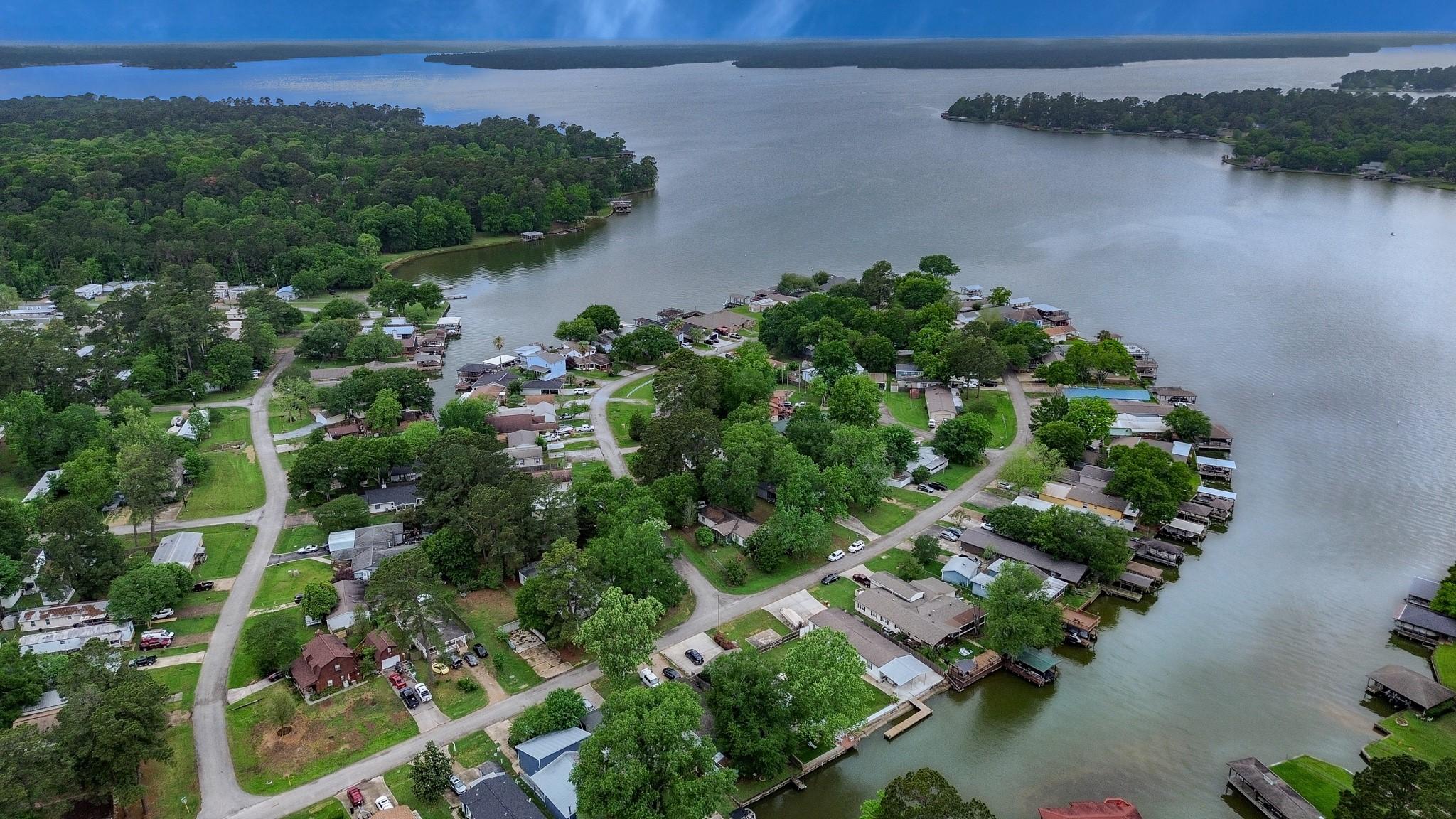 Image 1: Home on the lake...14186 Shadow Bay Drive Willis T