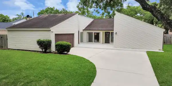 4306 Shady Springs Drive