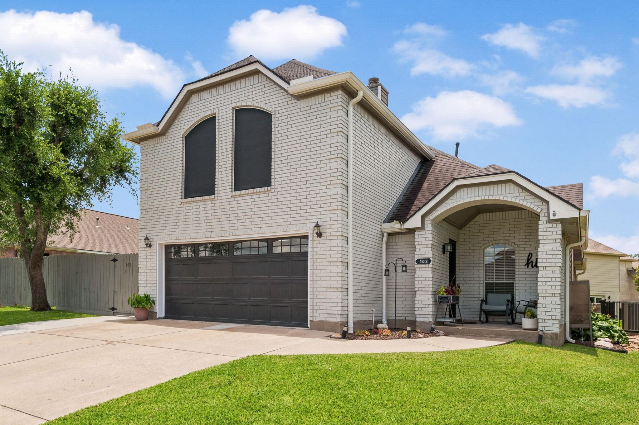 Image 2: Talk about curb appeal and great size front porch.