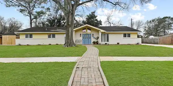 506 Bayview Drive