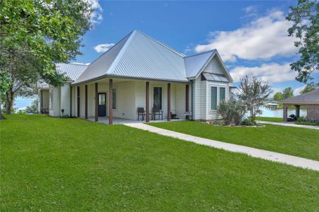 254 Old Post Road S