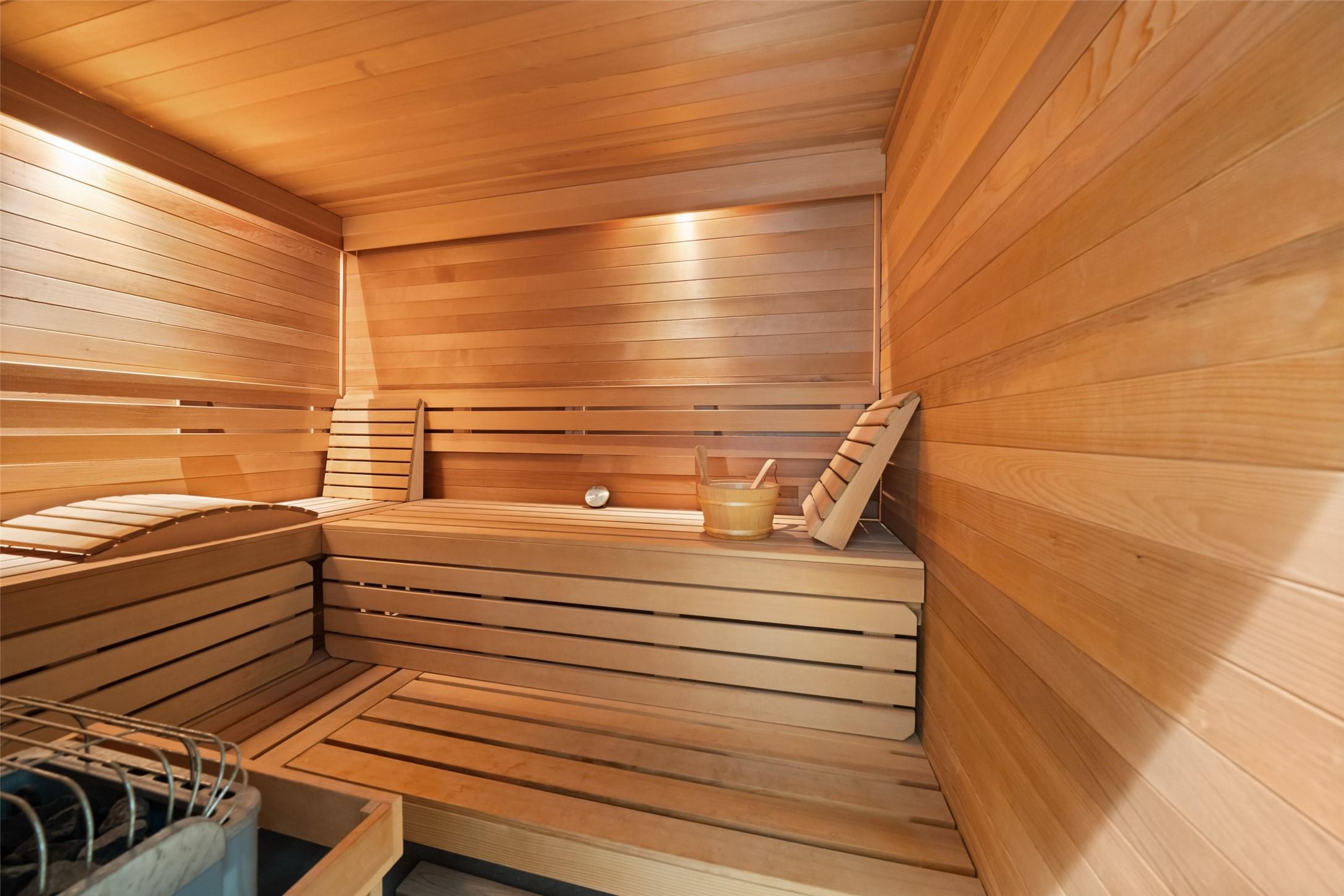 Image 4: Your very own sauna!