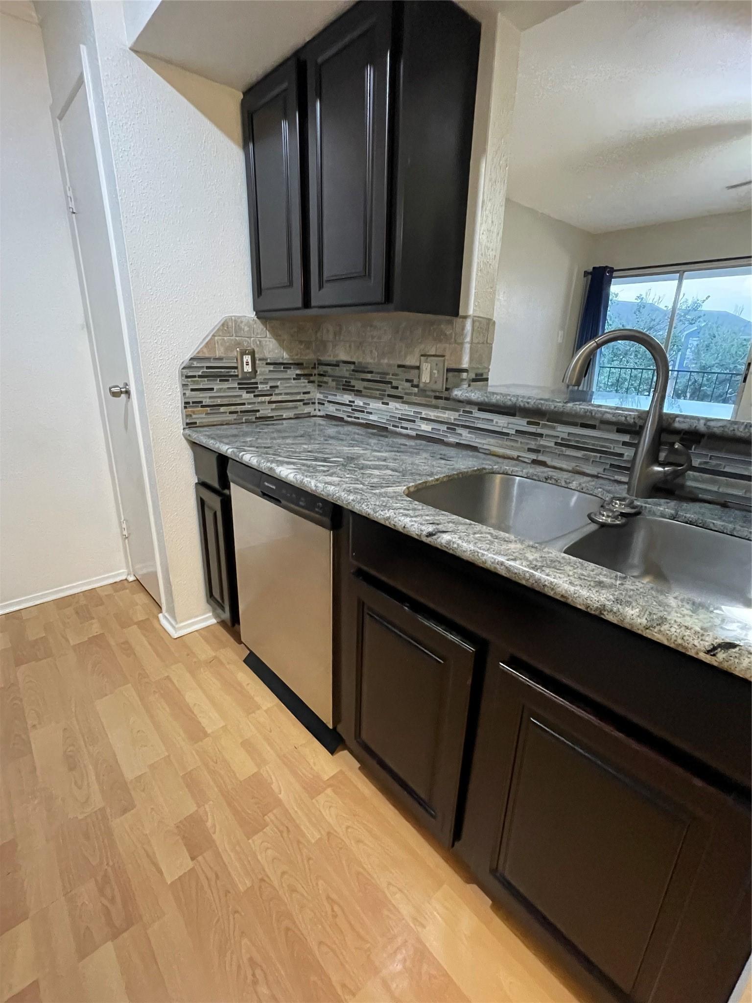 Image 2: Kitchen-Pantry