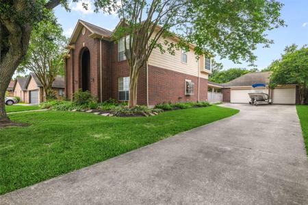 1735 Les Talley Drive