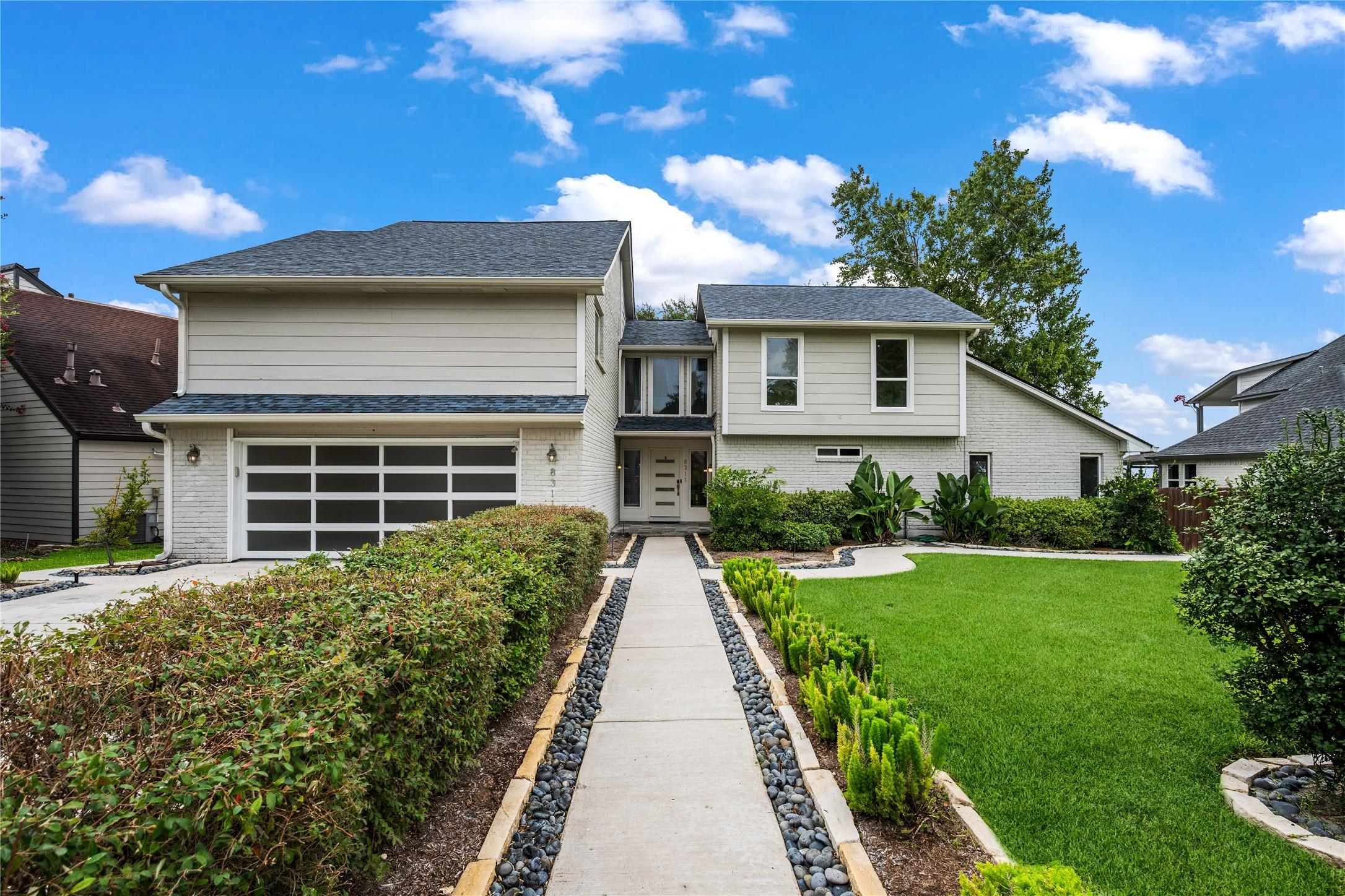 Image 2: Gorgeous culdesac location!
