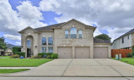 2107 N Silverthorn