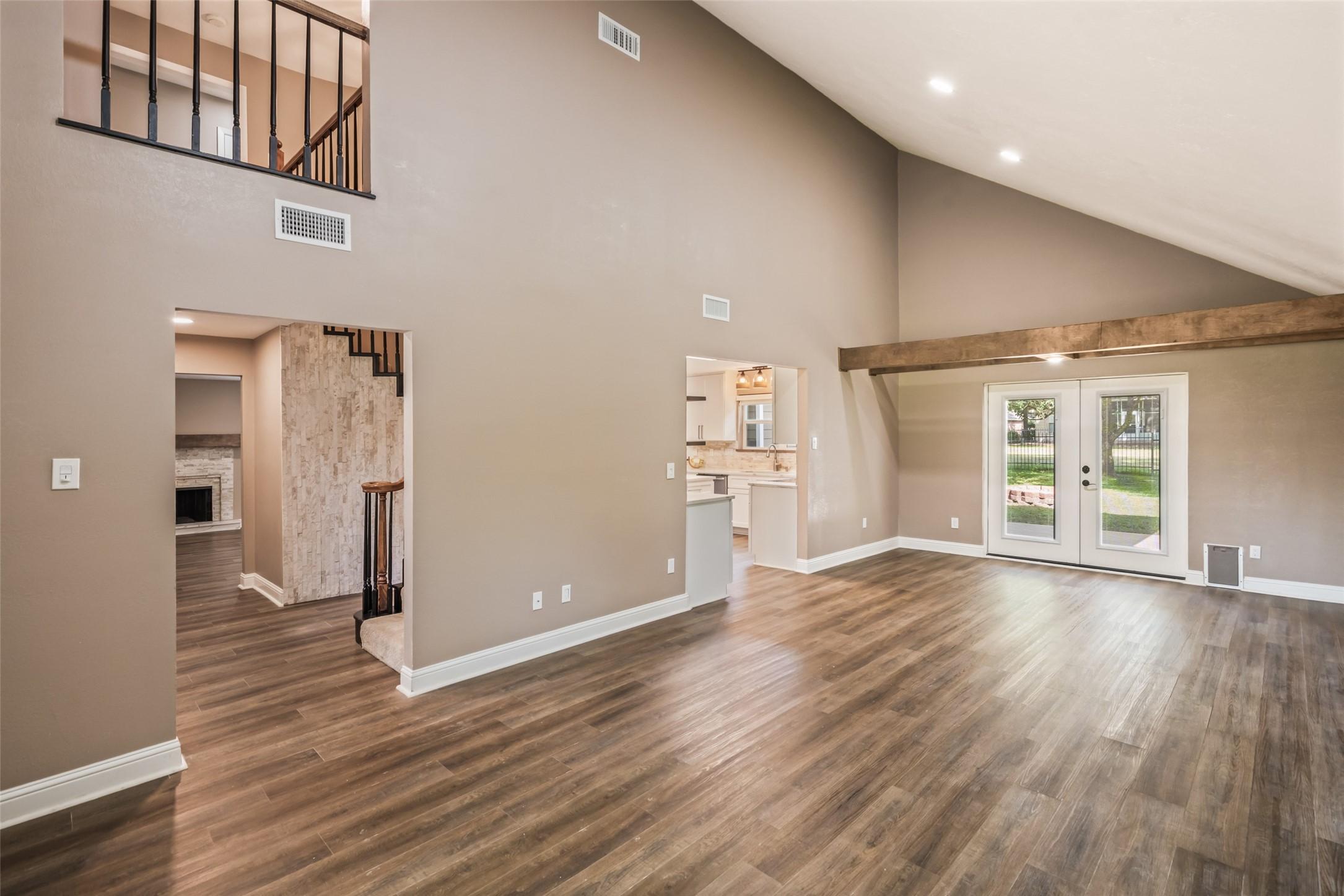 Image 3: View from the living room showing access to the pa