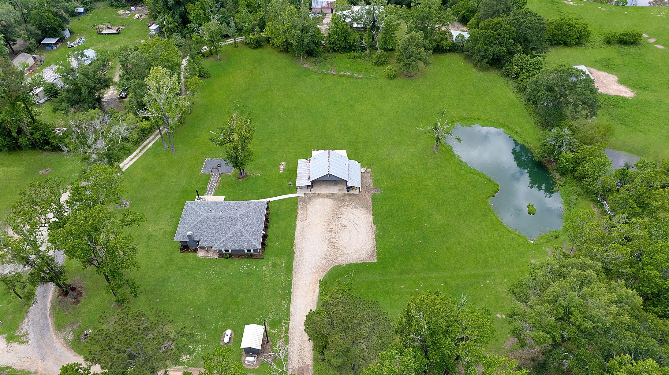 Image 1: WOW! Gorgeous acreage close to everything plus a r