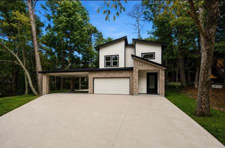 220 N Fairway Loop