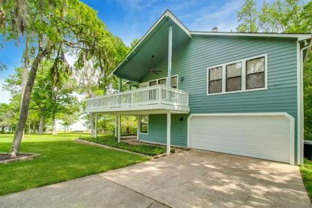 311 Lake Oaks Boulevard