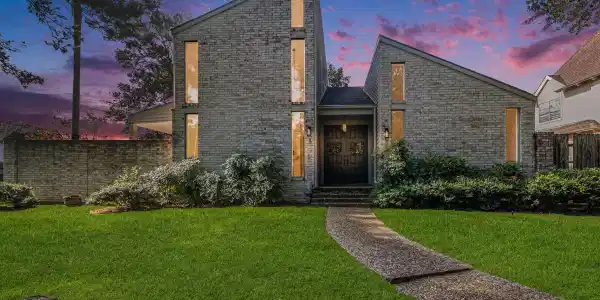 4334 Lake Grove Drive