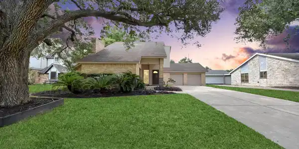 407 Hedgecroft Drive